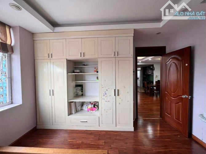 Lõi Ba Đình -  50 - 4 tầng . Nhà dân xây chắc chắn ..mặt tiền 4m - 2