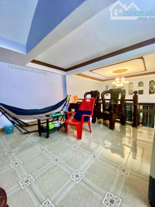 BÁN NHÀ 4 TẤNG 48M2 - HẺM XE 7 CHỖ - HUỲNH THỊ HAI, Q12 - 4.9 TỶ. - 2