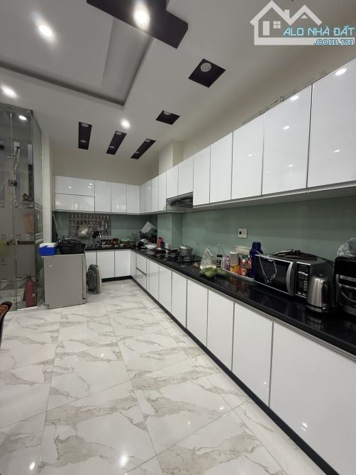 Phan Đăng Lưu - Hải Châu, 200m², 4 tầng, hơn 18 tỷ - 2