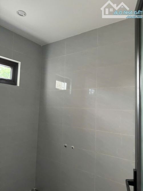 Bán nhà Đang lên đèn và ráp nội Thất  Nhà mới giá tốt nhất Phường BMT - 2