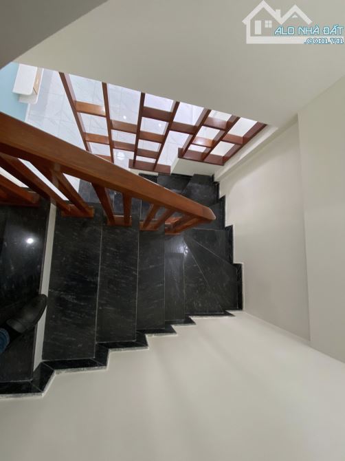Tri ân cho anh chị căn nhà 4,5 tầng tại Kim Hoàng Vân Canh full nội thất oto cách nhà 20m - 2