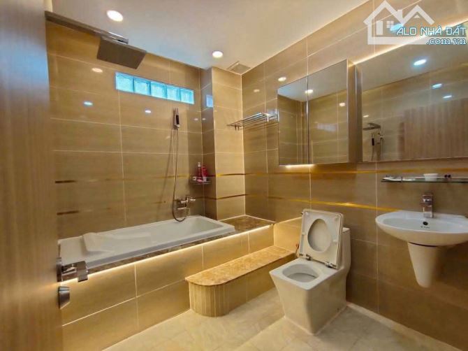 Nhà đẹp đường Bùi tư toàn diện tích 4 x 14 xây dựng một trệt 3 lầu giá 7,5 tỷ còn thương l - 2