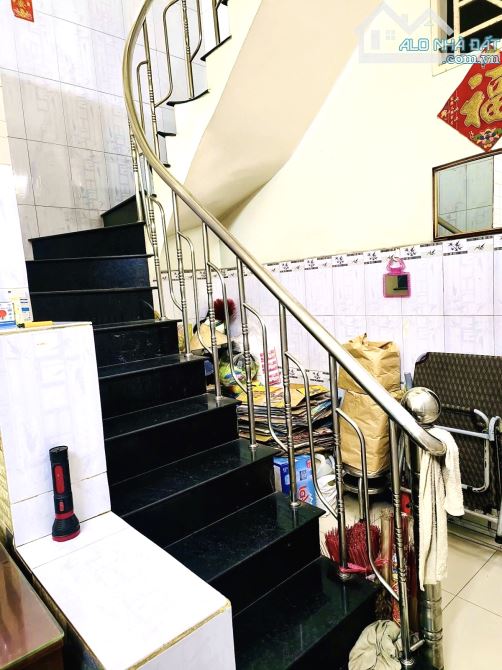 Bán nhà quận 6 - Xe tải đổ cửa - 3 tầng đổ BTCT - Sổ vuông đẹp 9,5 tỷ - 2