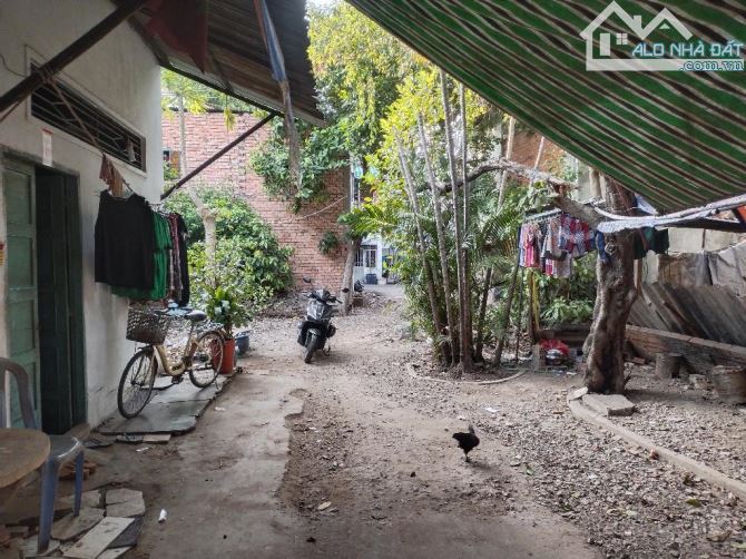 Bán đất Hồng Bàng , P12, Q6 DT 21 × 26 ( 460m²) Giá 22 tỷ TL.  Mô tả:, - Đất lớn hai mặt h - 2