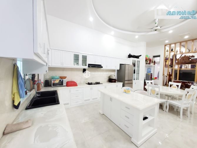 BÁN BIỆT THỰ KHU LẠC LONG QUÂN ( DT: 209M2) + SÁT BIỄN BÃI SAU + SỔ HỒNG + GIÁ TỐT - 2