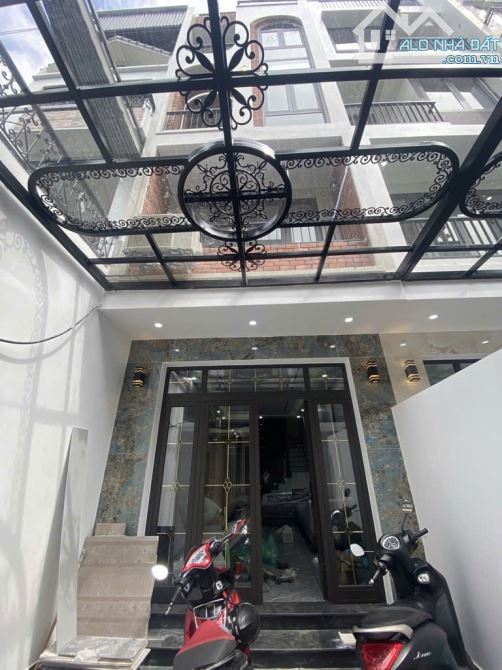 Bán Nhà Phố Trần Khát Chân - 72m2 x 6 Tầng 6 Ngủ - Nhà xây mới, vài bước ra mặt phố - 2