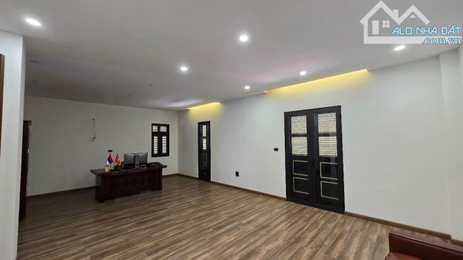 BÁN BIỆT THỰ LẠC LONG QUÂN, TÂY HỒ 748M2, 4 TẦNG, MT 18M, 412 TỶ. - 2