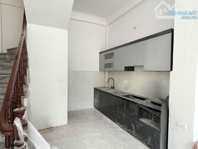 Bán nhà 4 tầng lô góc Nguyễn Văn Linh - Việt Hưng - 2