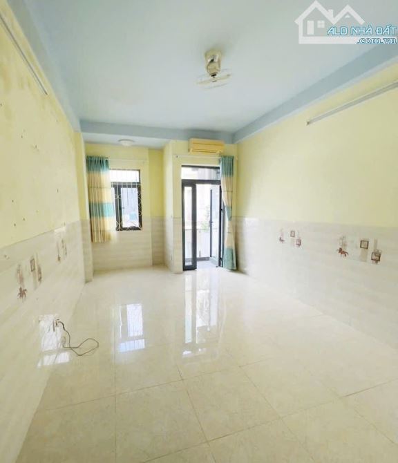 NHÀ B.ÁN THỐNG NHẤT GV - HẺM Ô TÔ VÀO NHÀ - 72M²(4×18) - 4 TẦNG LẦU CHỈ 6.X TỶ - 2