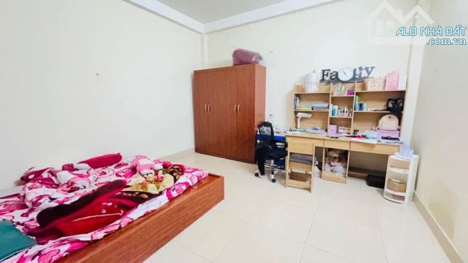Bán nhà Trần Cung, 40m x 4tầng, dân xây ở sướng, lô góc, gần công viên - 2