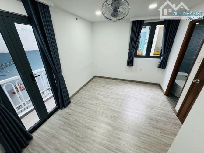 SÁT MT Q1 - 3 TỶ HƠN – HẺM 3M– NGANG 5M -3 TẦNG ĐÚC MỚI ĐẸP - 2