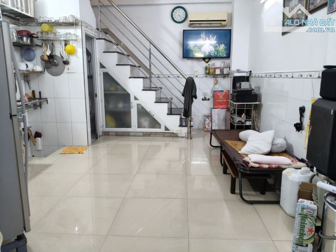 Bán nhà góc 2 mặt tiền Liên Khu 4-5, Bình Tân, gần 5*15.5m, hẻm xe hơi 6m, nhỉnh 3 tỷ - 2