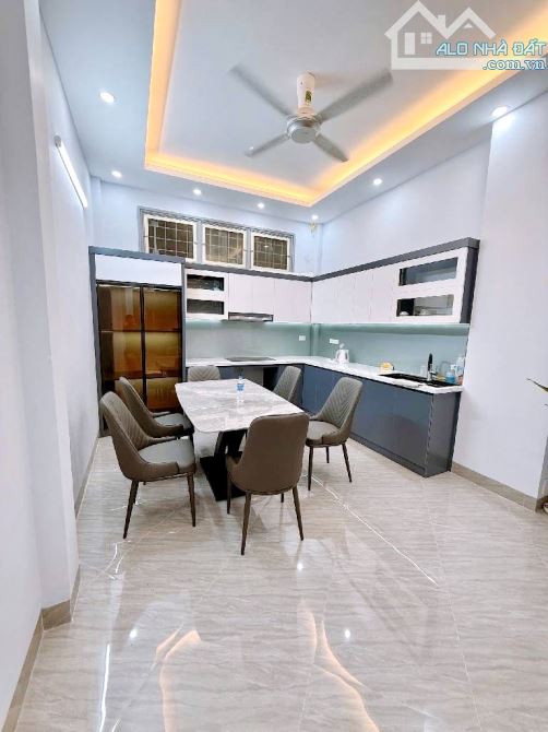 BÁN NHÀ PHỐ 8/3 – PHÂN LÔ - VỈA HÈ - Ô TÔ - KINH DOANH – DTSD 48M2 X 5T - HƠN 13 TỶ! - 2