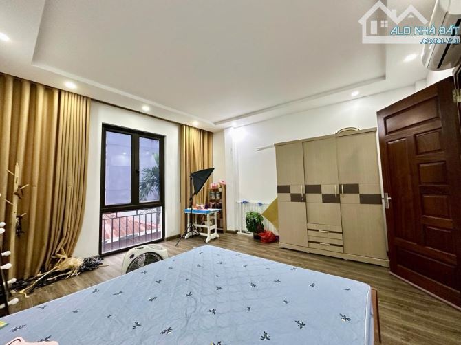 Nhà Đẹp Phố Khâm Thiên -5 Tầng 3 Phòng Ngủ -full Nội Thất -Lô Góc - 2