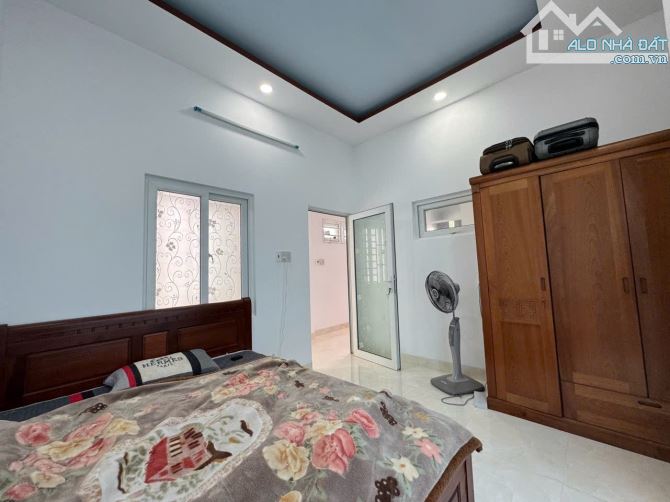 Bán Căn Nhà 2 Tầng , full Nội Thất gỗ , đường ô tô , Gần Đường 23/10 giá 3 tỷ 800 triệu - 2