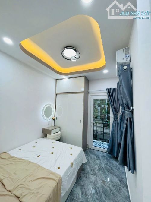 Duy nhất nhà Đoàn Văn Bơ, Quận 4 / 52m2 / 2 tỷ 380 triệu / sổ hồng riêng - 2