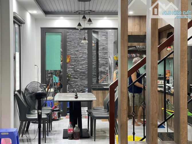 📍 Diện tích: 60m² – Kiệt ô tô vào tận nhà 🏡 Nhà mới 3 tầng thiết kế hiện đại – CÔNG NĂNG - 2
