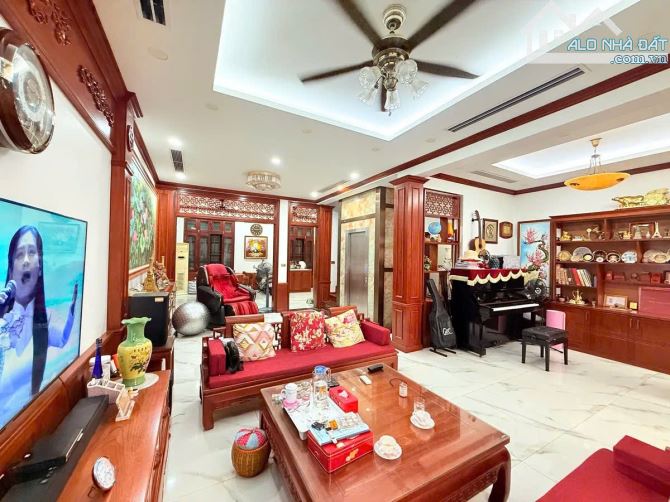 Bán nhà mặt tiền khủng 7m, DT 107m2 – Vũ Trọng Phụng - Quận Thanh Xuân giá cực tốt. - 2