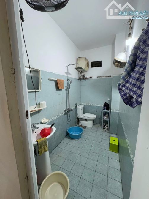 Cho thuê nhà nguyên căn ở Hoà Bình 7, 35m2 x 3 tầng - 1 ngủ - 1 wc.  6 triệu - 2