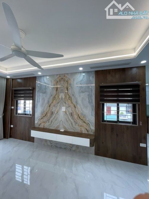 Bán nhà Kim Đồng , ô tô vào nhà , thang máy , kinh doanh , DT 55M x 6T x 17,5 Tỷ - 2