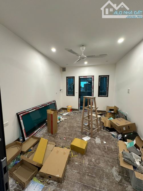 Cho thuê nhà ngõ 13 Lĩnh Nam, 4 tầng x 26m2, 3  ngủ, 4 vệ sinh, 12 triệu - 2