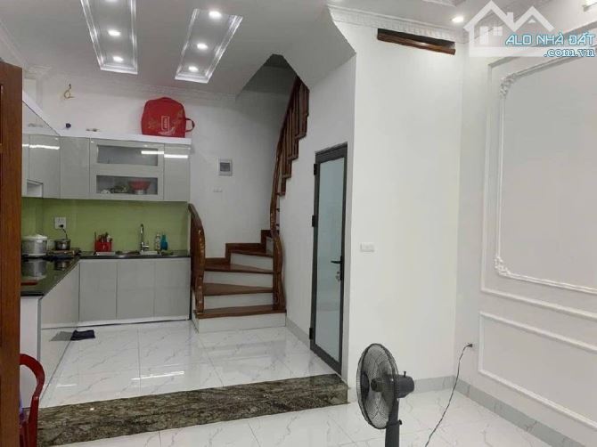 NHÀ DÂN XÂY PHỐ KHÂM THIÊN LÔ GÓC-5 TẦNG 30/32M2-MT 3.3M GIÁ CHỈ 8.6TỶ - 2