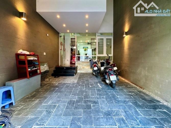 Nhanh tay sở hữu viên ngọc quý ngay trung tâm quận 3 đường Nguyễn Sơn Hà. Giá 5Tỷ680 - 2