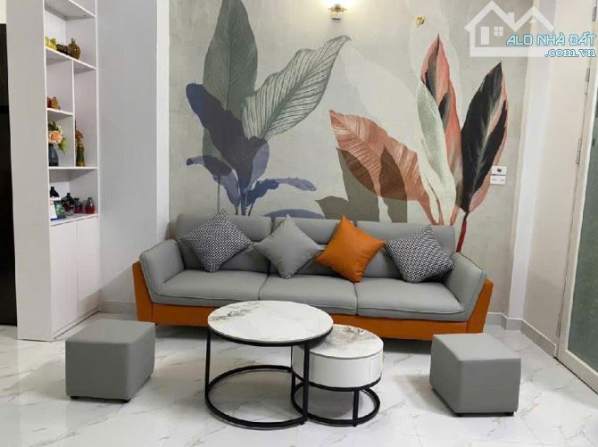 Nhà đẹp ngay trung tâm Cầu Giấy , gần nhiều trường đại học tiện ích đỉnh , 42m2 x 5 tầng n - 2
