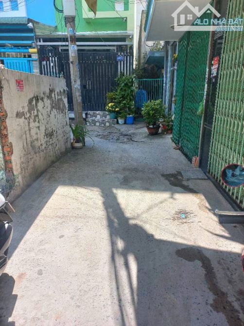 Nhà cũ 2 tầng, 43m2, SHR, không QH – Tôn đản – 3,33 tỉ - 2