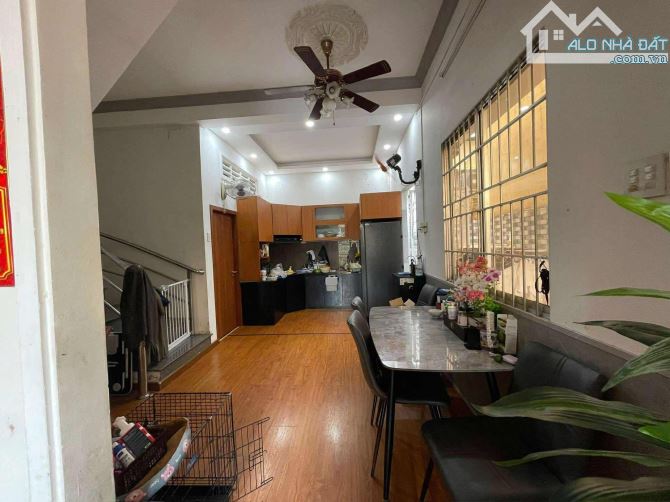 Nhà phường 5 thuộc hẻm 62 đương Nguyễn Chí Thanh - 2