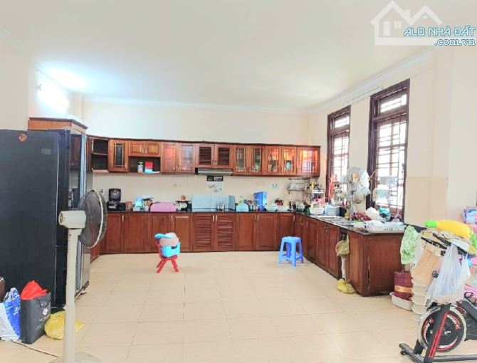 BIỆT THỰ 3 TẦNG ĐƯỜNG SỐ, QUẬN 7, (7.4 x 33), NỞ HẬU 8.3, 36 TỶ - 2