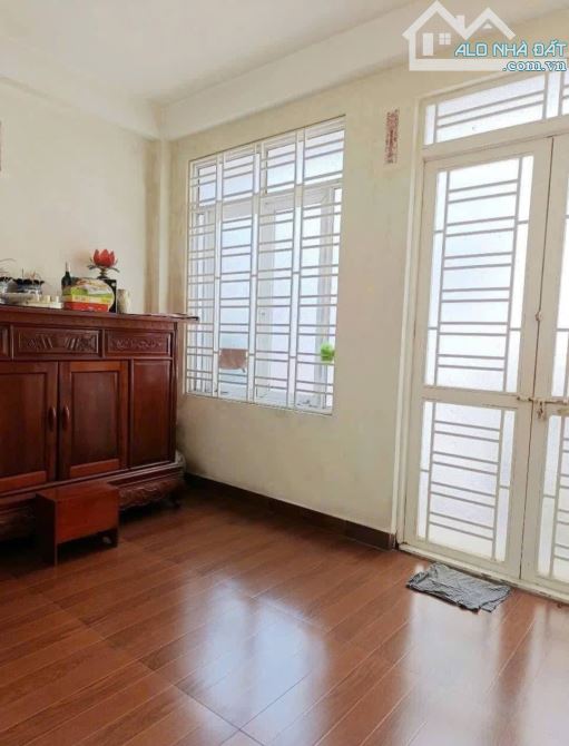 Bán nhà Chợ Cột Đèn, Dư Hàng Kênh, Lê Chân, Hải Phòng. 3 tầng, 52m2, 3,7 tỷ. Ngang 4m, ngõ - 2