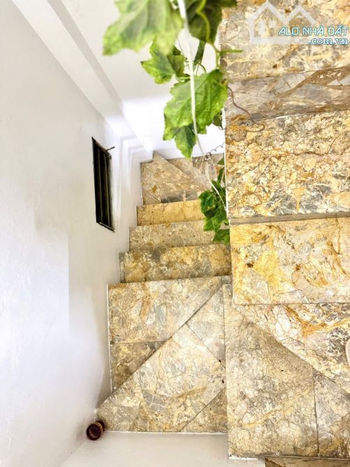 20M RA MẶT ĐƯỜNG ĐẠI LA - MINH KHAI - HAI BÀ TRƯNG - 4 TẦNG 1 TUM - 3 NGỦ - NHỈNH 4 TỶ - 2