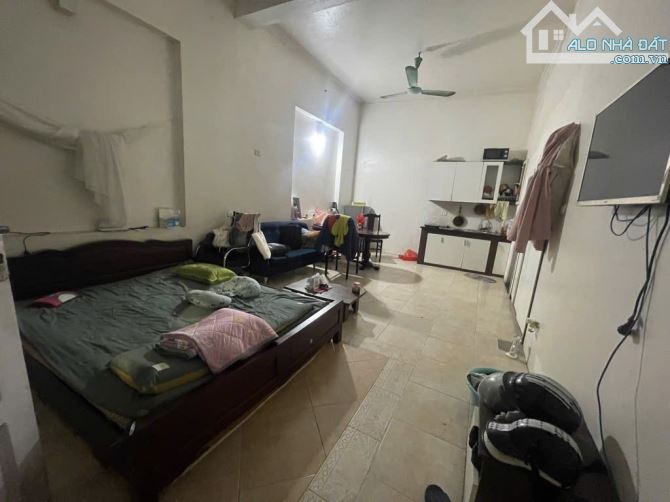 NHÀ ĐỘI CẤN 4 TẦNG - NGÕ BA GÁC - Ở SƯỚNG HOẶC CHO THUÊ GIỮ TIỀN - 2