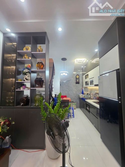 🌸 CHỊ GÁI NHỜ BÁN NHÀ 35M² X 5 TẦNG – FULL NỘI THẤT – PHÚ LƯƠNG – GIÁ 5.X TỶ 🌸 - 2