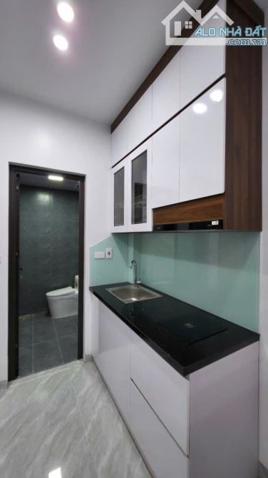 BÁN NHÀ CỔ NHUẾ 33M2, 6T, CÓ THANG MÁY,  SỔ ĐỎ, DÒNG TIỀN 20TR/THÁNG, VỪA Ở VỪA CHO THUÊ - 2