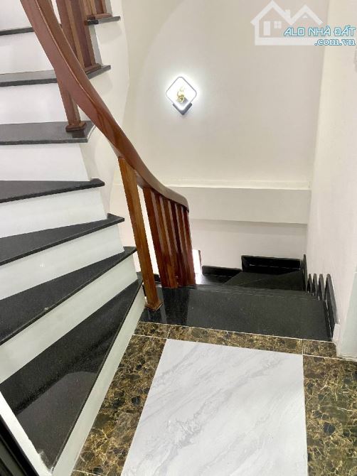 NHÀ MỚI NGÔ QUYỀN HÀ ĐỒNG Ô TÔ GẦN DT 30M 5 TẦNG - 2