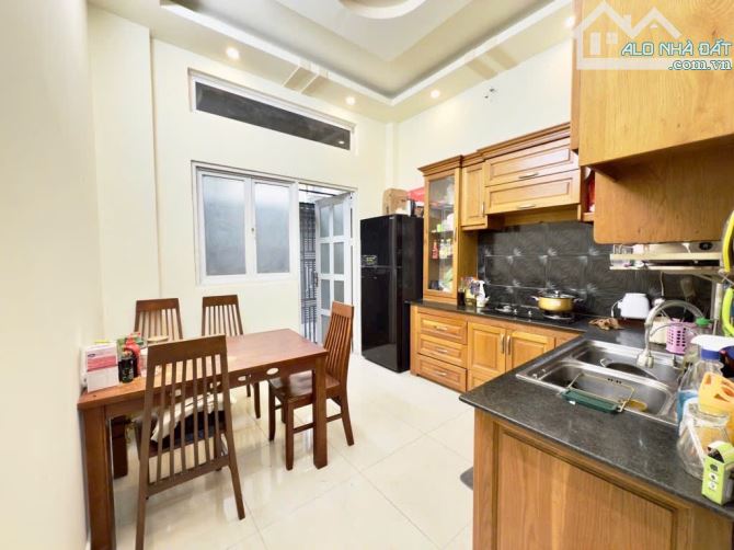 Nhà đẹp Quận 10-Hẻm ô tô 5M-Giáp Q1-Sát MT Lê Hồng Phong-P1-50m2-4tầng-4PN - 2