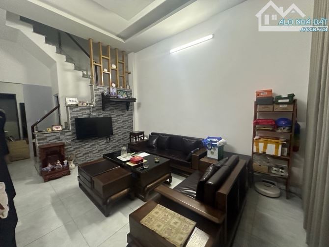BÁN NHÀ CHÍNH CHỦ TRANG BÌA,HẺM TẢI TẬN NHÀ PHAN VĂN HỚN QUẬN 12, DT 60M² ( 4× 15), 3 TẦNG - 2