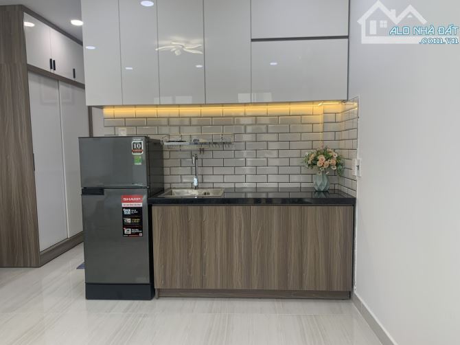 CĂN HỘ DỊCH VỤ FULL NỘI THẤT, CÓ MÁY GIẶT RIÊNG, CỬA SỔ LỚN, HẦN UEH, ĐẠI HỌC HOA SEN - 2