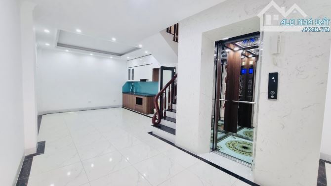 Nhà Võ Chí Công 6 tầng, thang máy 60m, MT 5m, giá 12,6 tỷ, đường to, ngõ nông, ô tô đỗ, fu - 2