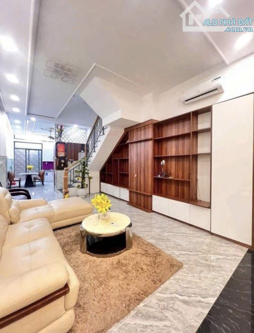THUA LỖ BÁN GẤP NHÀ CAO ĐẠT,QUẬN 5-GIÁ:4,2TỶ/68,8m2(4,3x16m).XE HƠI ĐỖ TRONG NHÀ.SỔ ĐẸP - 3