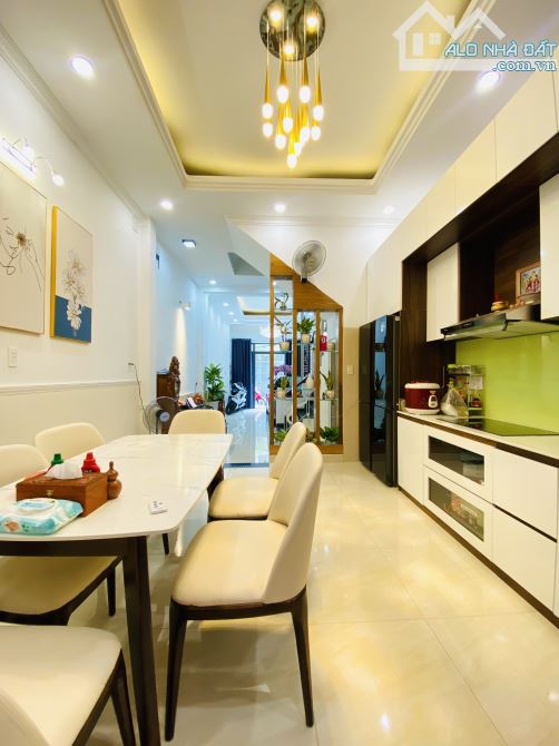 Bán Nhà 2 Mặt Tiền Hẻm 8m- CMT8- Giáp Q3- 4mX16m- 6Tầng- Kinh Doanh Đỉnh- ÔTô Đỗ Trong Nhà - 3