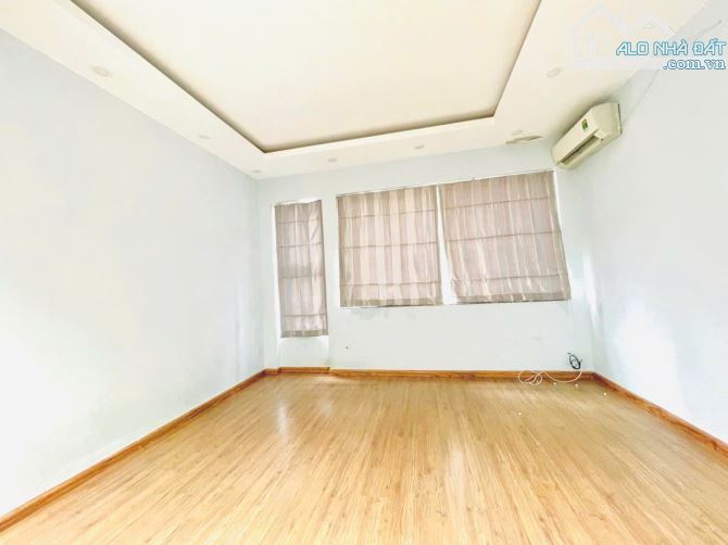 Xót lại 1 căn!!! Nhà nhỏ xinh hiếm có, DT 4,5x12. 2 tầng. đang cho thuê 15tr/th giá 9,5 tỷ - 3