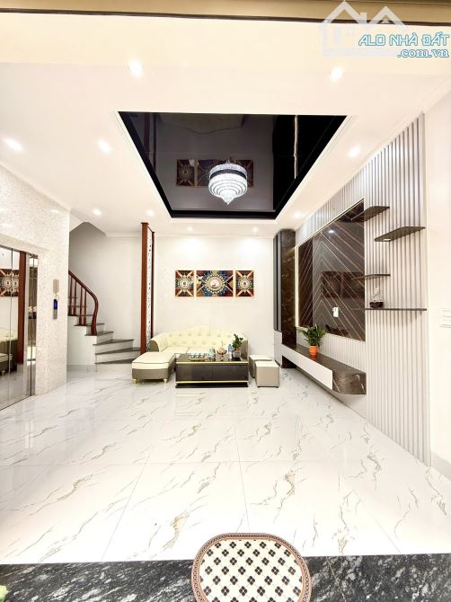 Bán cực gấp! Nguyễn Chí Thanh- 50m ra ô tô, ngõ ba gác, dân xây, MT 3.5m,44m*5T " - 3