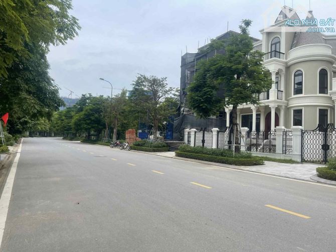 BÁN BT ĐƠN LẬP KITA CIPUTRA, TÂY HỒ, 320M2, 4TẦNG, 4 MẶT THOÁNG, 2 MẶT TIỀN VIE CÔNG VIÊN - 3