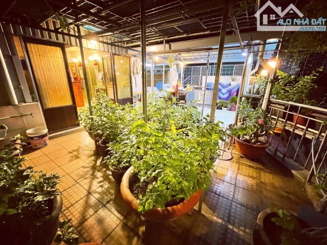 Nhà mặt tiền đường Quận 4, Diện tích rộng  67m2, 4 tầng, giá 15.5 tỷ - 3
