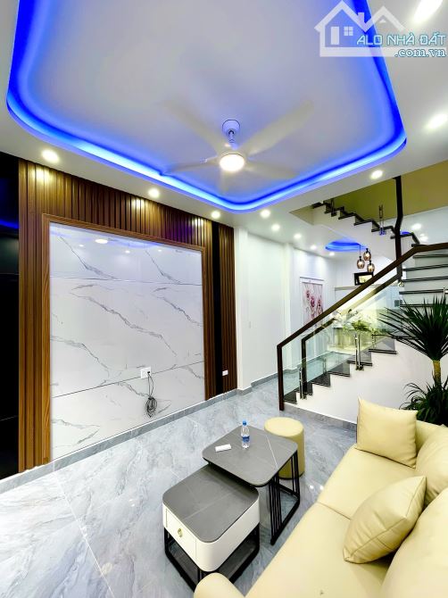 Nhà 4 tầng sân cổng độc lập ngõ nông phố Trần Nguyên Hãn - 3