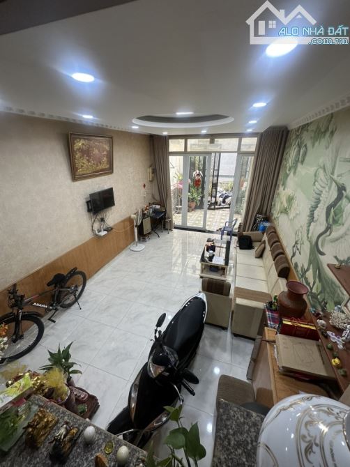Ngộp giảm "1 tỷ"! Bán đất tặng nhà 3 tầng 90m2 - hẻm xe hơi - ngay chợ Nguyễn Xí - 3