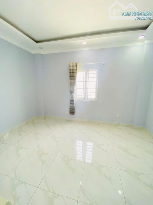 CHỦ GẤP BÁN TRONG THÁNG,GIÁ RẺ NHẤT THỊ TRƯỜNG,NHÀ 3TẦNG XE HƠI NGỦ TRONG NHÀ CHỈ 4.XTỶ TL - 3